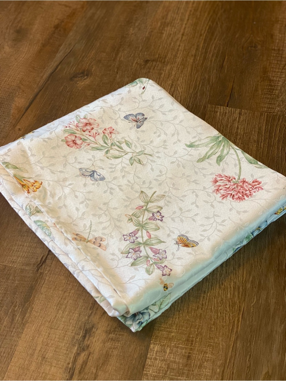 Lovely Floral Butterfly Tablecloth